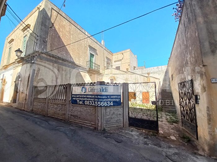 Casa con 8 locali in vendita in Via Chiesa, Ugento