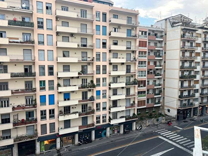 Appartamento con 5 locali in affitto in Via Giuseppe Macherione, Province Veneto, Catania