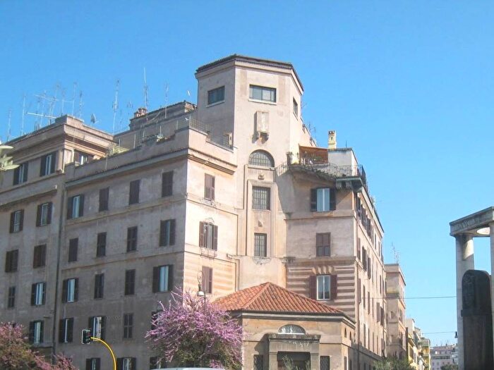 Appartamento bilocale in affitto in Piazza Salerno, Bologna, Roma