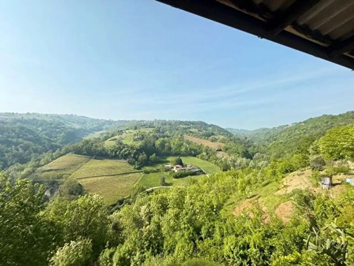 Casa con 6 locali in vendita in Regione Castagnole, Canelli