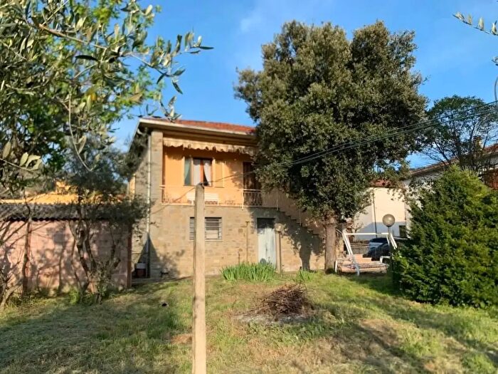 Appartamento quadrilocale in vendita in Montecchio Vesponi, Castiglion Fiorentino