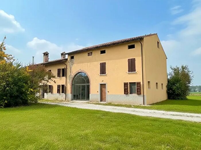 Casa con 6 locali in vendita in Strada Provinciale Padana Orientale, Colorno