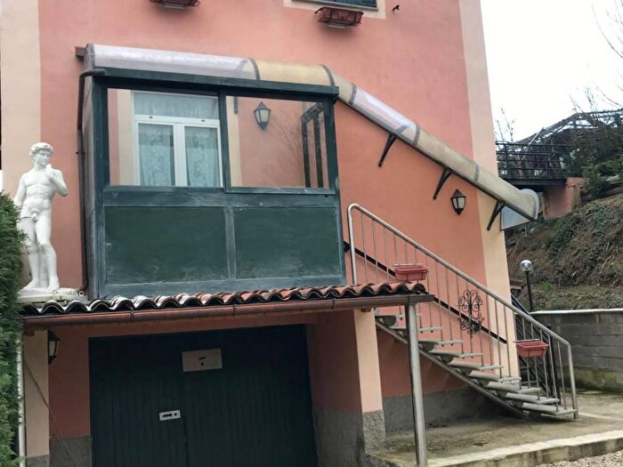 Casa con 5 locali in affitto in Via Monterotondo, Gavi