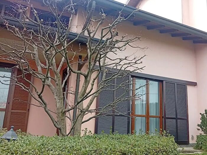Casa con 5 locali in vendita in Olgiate Comasco