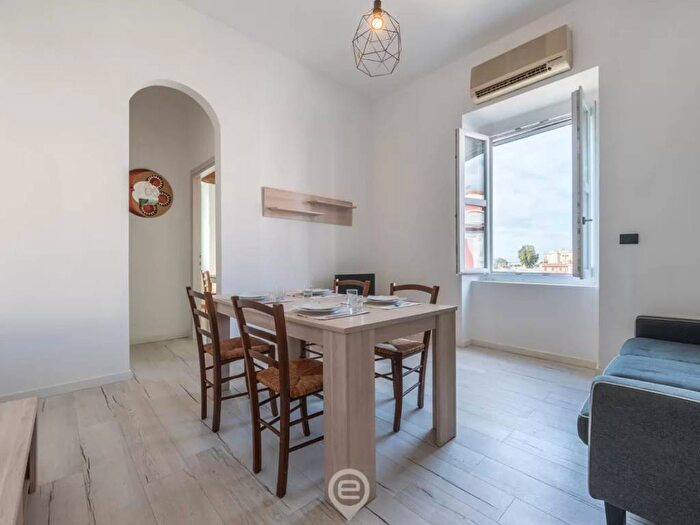 Appartamento trilocale in affitto in Viale La Plaia, La Plaia, Cagliari