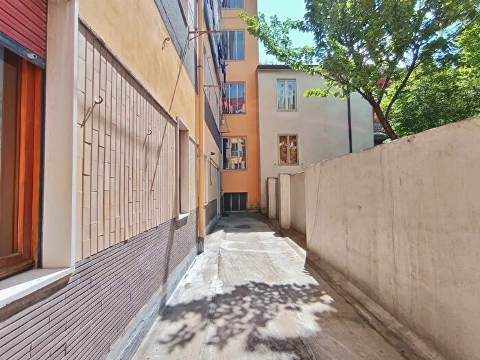 Appartamento con 5 locali in vendita in Via Felice De Stefano, Solofra