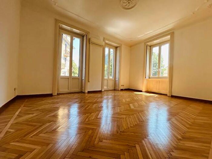 Appartamento trilocale in affitto in Via Spartaco, Cadore, Milano