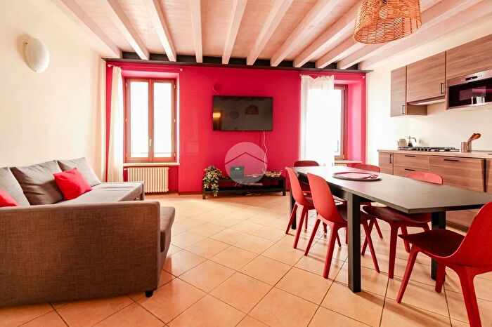 Appartamento trilocale in vendita in Corso della Repubblica, Gardone Riviera