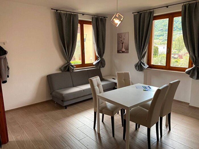 Appartamento trilocale in affitto in Garda