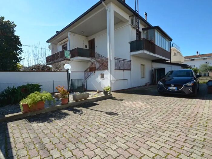 Appartamento quadrilocale in vendita in Via Giuseppe di Vittorio, Citta SantAngelo