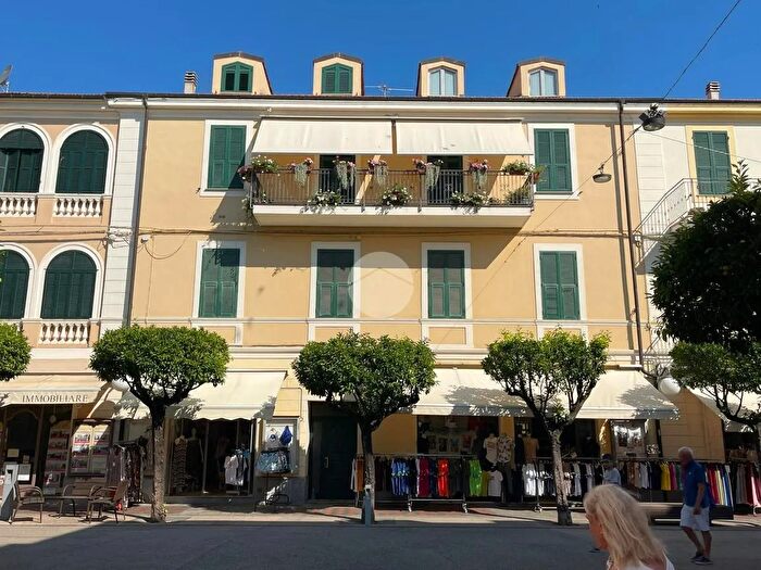 Appartamento trilocale in vendita in Diano Marina