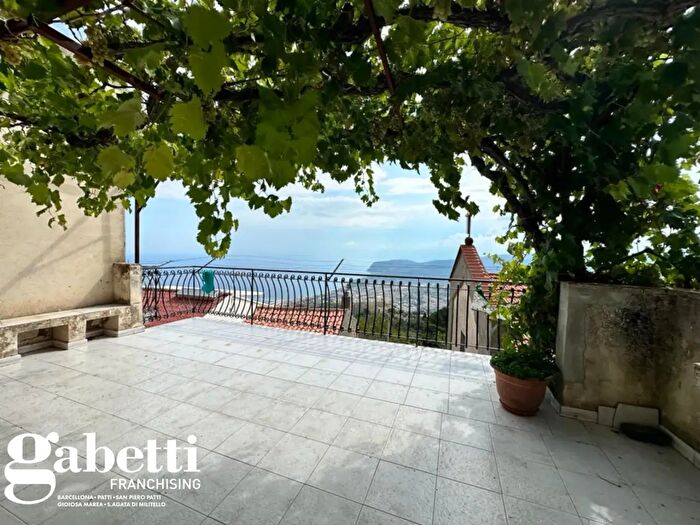 Casa con 5 locali in vendita in Via San Teodoro Snc, Patti