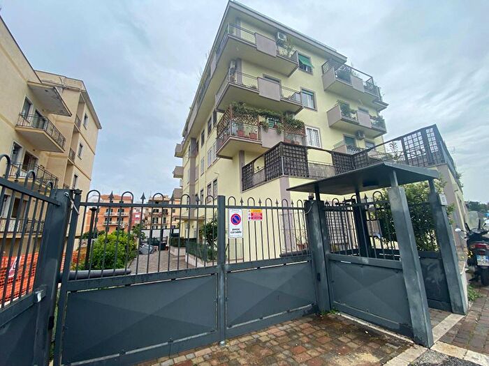 Appartamento bilocale in affitto in Via della Pineta Sacchetti, Battistini Torrevecchia, Roma