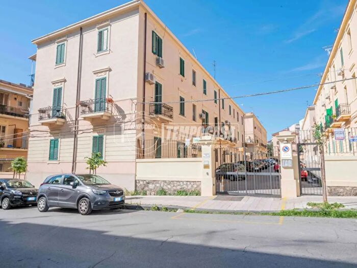 Appartamento trilocale in vendita in Via Vittorio Veneto, Messina