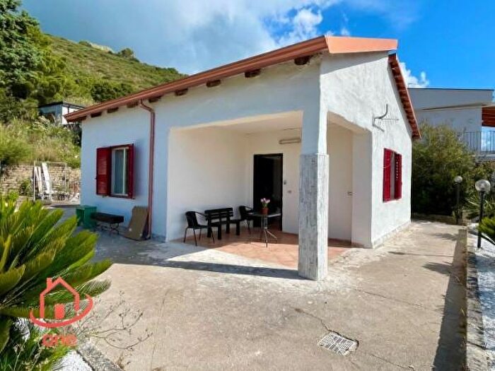 Casa trilocale in vendita in Spb, Castellabate