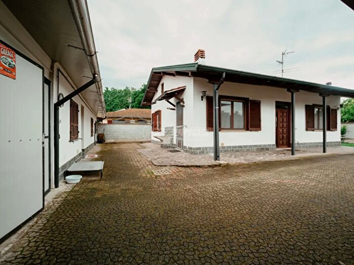 Casa quadrilocale in vendita in Vigevano