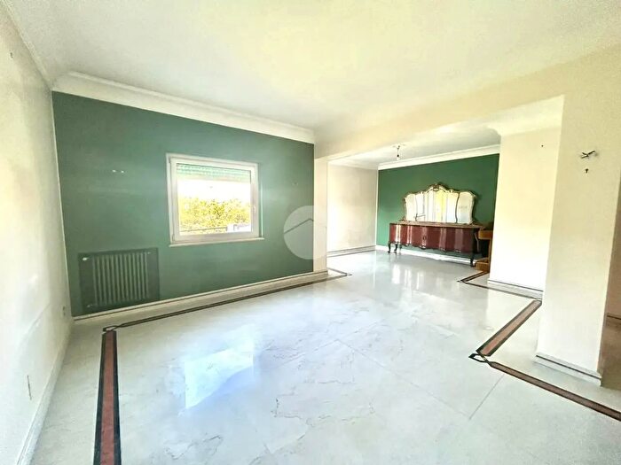Appartamento con 5 locali in affitto in Via Gabriele Jannelli, Napoli
