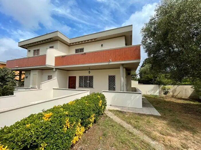 Casa con 5 locali in vendita in Via Renato Fucini, Anzio