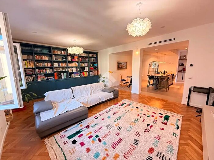 Appartamento con 6 locali in vendita in Via Felice Romani, Genova