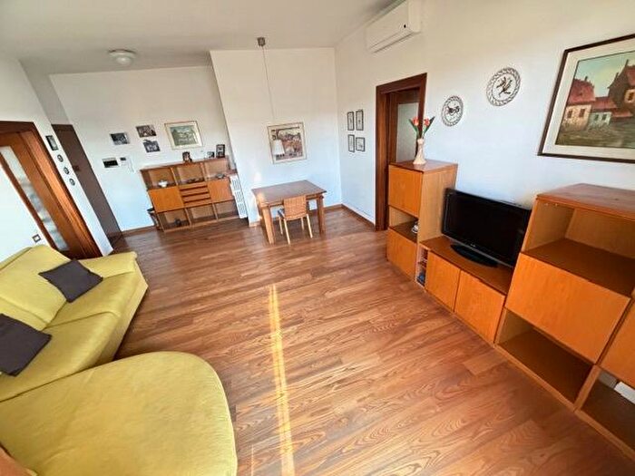 Appartamento bilocale in vendita in Via Baioni, Monza