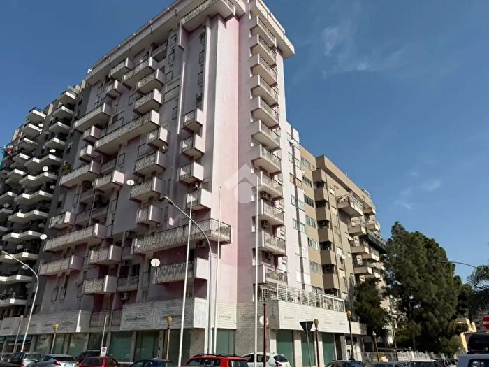 Appartamento bilocale in vendita in Viale della Regione Siciliana, Palermo