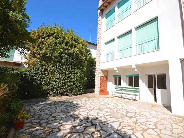 Appartamento quadrilocale in affitto in Via degli Aranci, Rosignano Marittimo