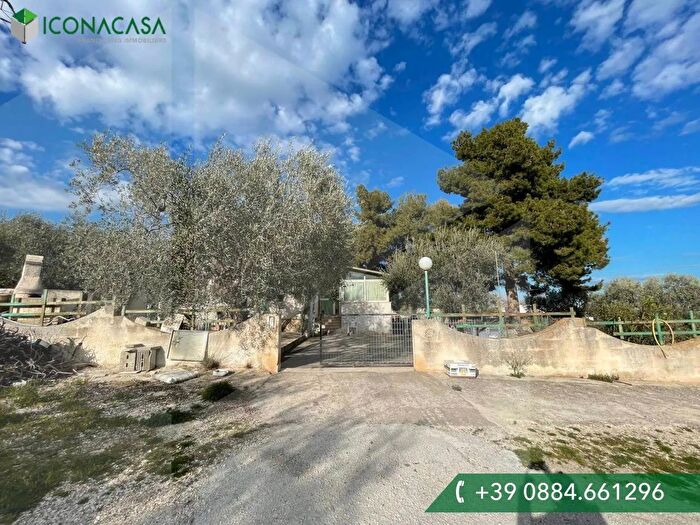 Casa con 7 locali in vendita in Via Charles Darwin, Manfredonia