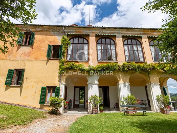 Casa con 8 locali in vendita in Strada delle Moglie, Mondovi'