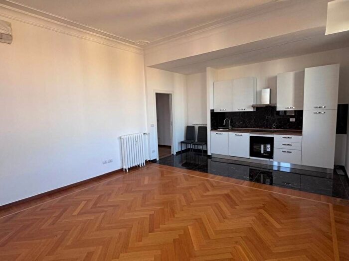 Appartamento trilocale in affitto in Via Spartaco, Montenero, Milano