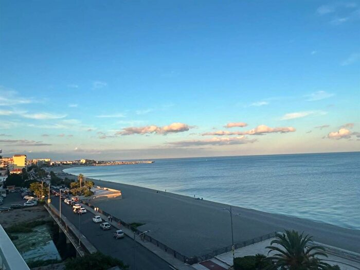 Appartamento trilocale in affitto in Catanzaro Lido, Catanzaro