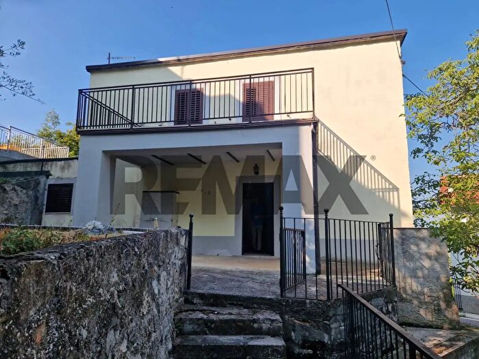 Casa trilocale in vendita in Via Passolanciano, Lettomanoppello