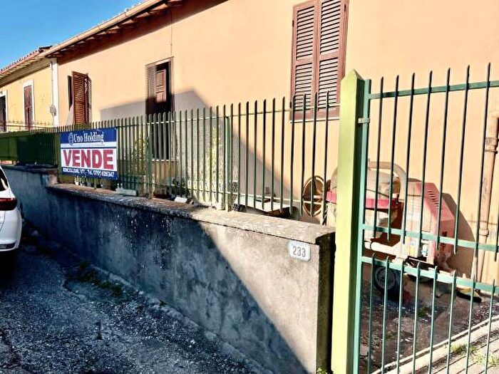 Appartamento con 6 locali in vendita in Via Cassia Cimina, Ronciglione