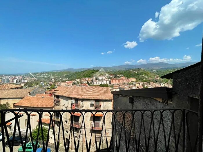 Appartamento trilocale in vendita in Salita Motta, Cosenza