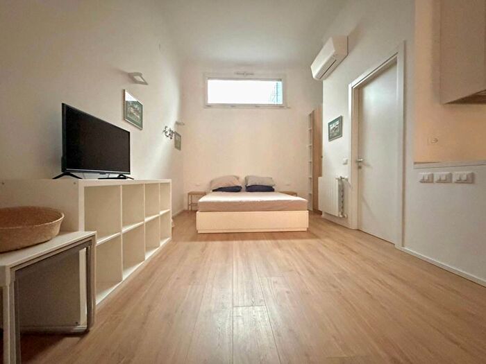 Appartamento monolocale in affitto in Via Polesine, Corvetto, Milano