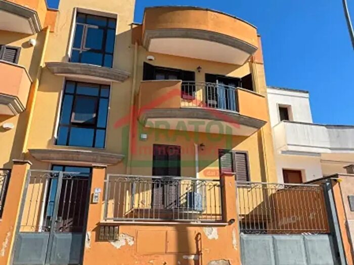 Appartamento con 6 locali in vendita in Via Raffaello Sanzio, Novoli