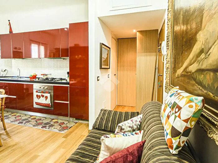 Appartamento bilocale in vendita in Via Nicastro, Milano