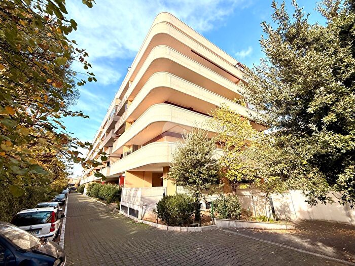 Appartamento bilocale in vendita in Via Giorgio De Chirico, Roma