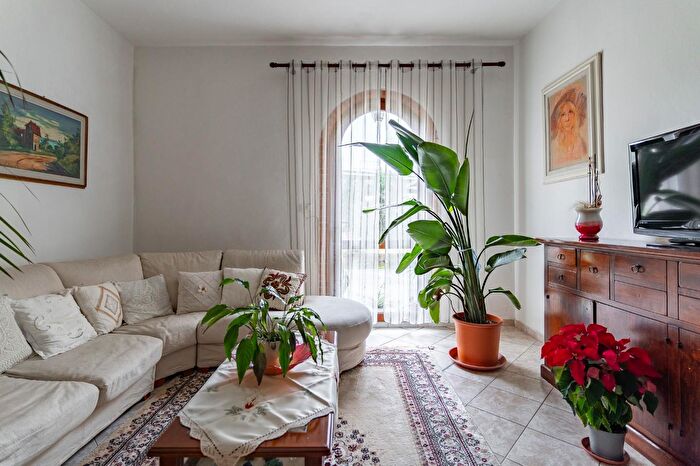 Casa con 10 locali in vendita in San Miniato