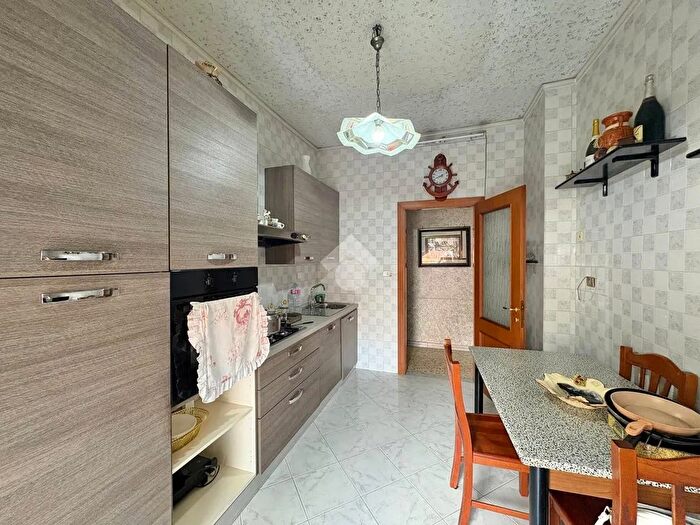 Appartamento trilocale in vendita in Via Cristoforo Colombo, Arzano