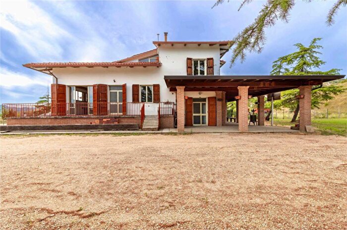 Casa con 10 locali in vendita in Via Ponticelli Pieve a Imola, Imola