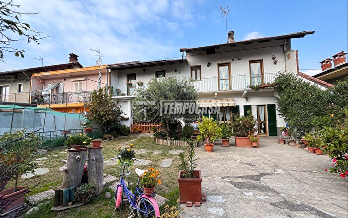 Casa con 6 locali in vendita in Via Cimitero, Mazze