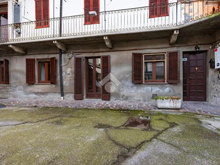 Casa bilocale in vendita in Via Indipendenza, Marnate