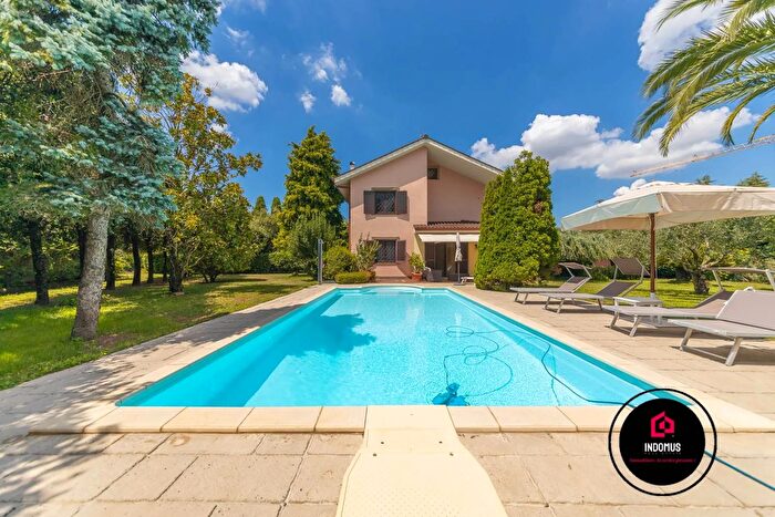 Casa con 5 locali in vendita in Via dei Castelli Romani e Rocca di Papa, Rocca Di Papa