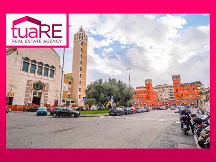 Appartamento trilocale in vendita in Piazza Asti, Roma