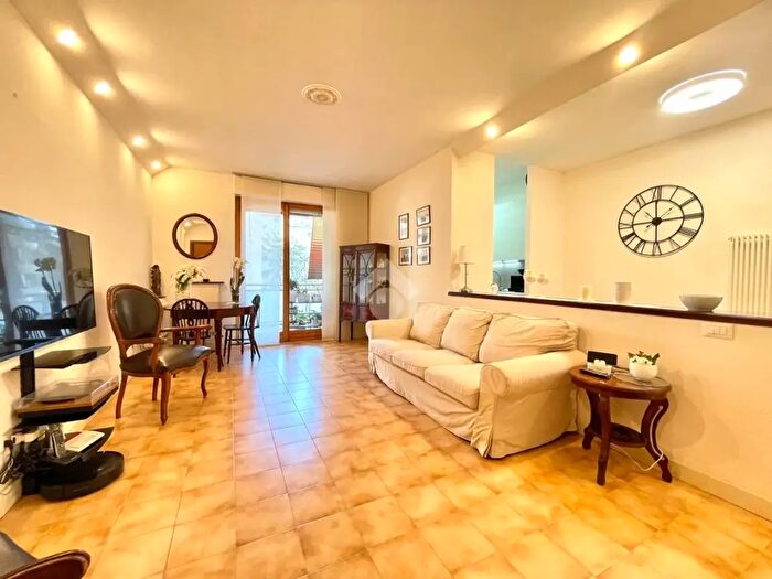 Appartamento trilocale in vendita in Via Francesco Tovaglieri, Roma