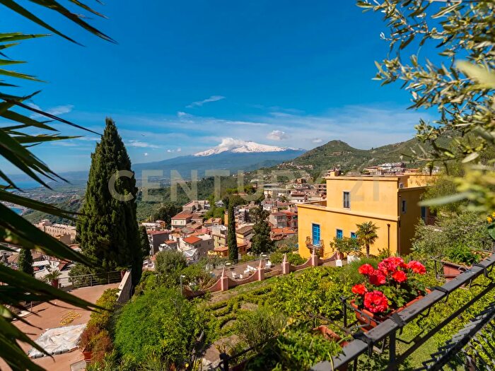 Casa con 10 locali in vendita in Via Leonardo da Vinci, Taormina