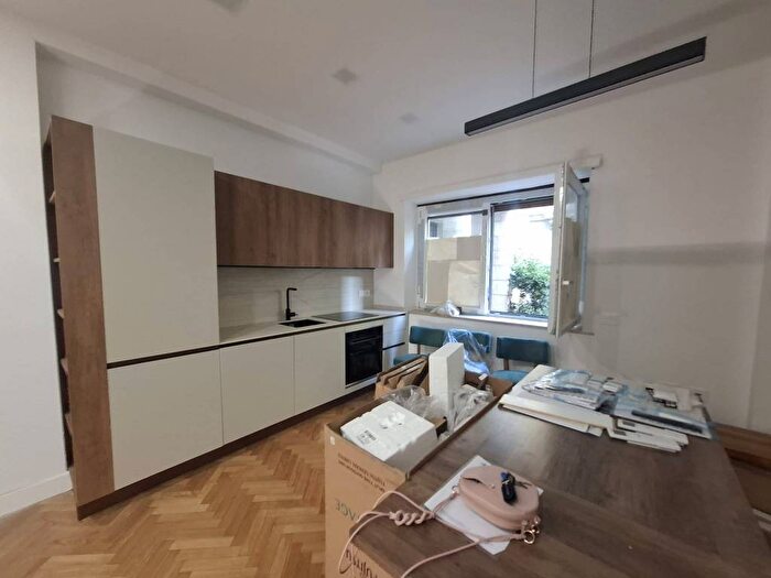Appartamento trilocale in affitto in Via Francesco Crispi, Piazza Amedeo Parco Margherita, Napoli