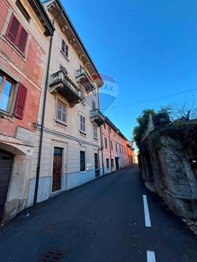 Appartamento trilocale in vendita in G Garibaldi, Cunardo