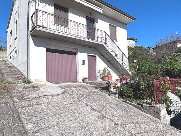 Casa con 6 locali in vendita in Strada Provinciale, Vernasca