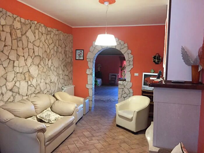 Appartamento quadrilocale in vendita in Via Ficocelle, Montesano Sulla Marcellana
